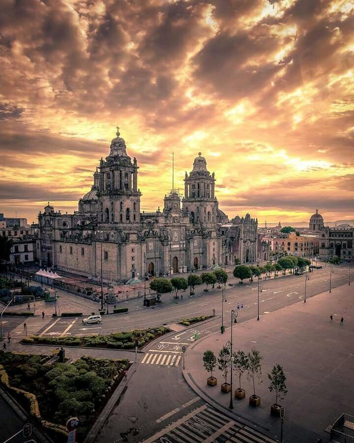 Metropolitan Cathedral of Mexico City Guided Tour - Discover Mexico City's Iconic Religious and Cultural Site