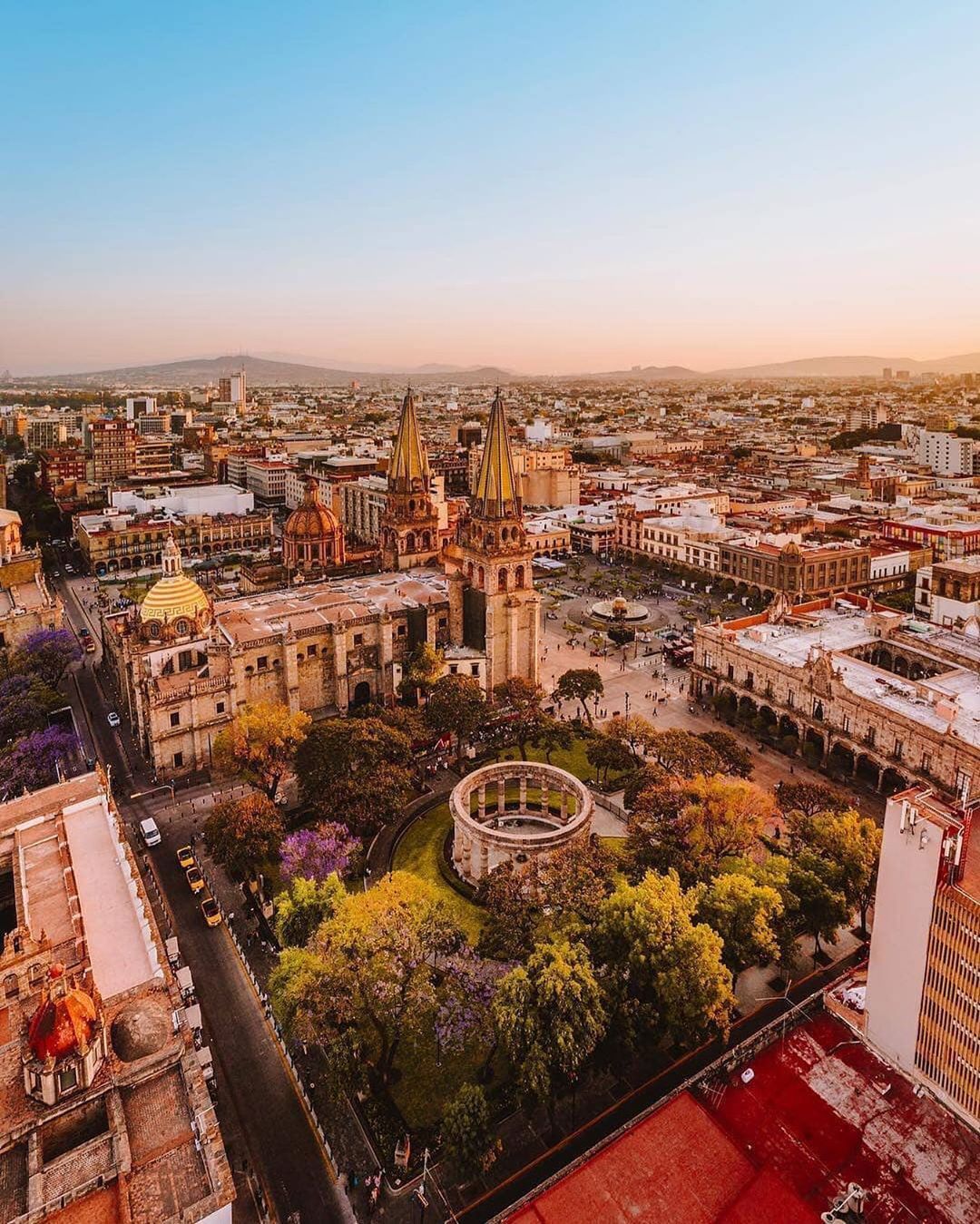Guadalajara City Tour – Historic Center & Tlaquepaque Cultural Experience