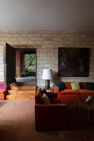 Luis Barragan Casa Ortega Tour – Explore a Hidden Gem of Mexican Modernist Architecture