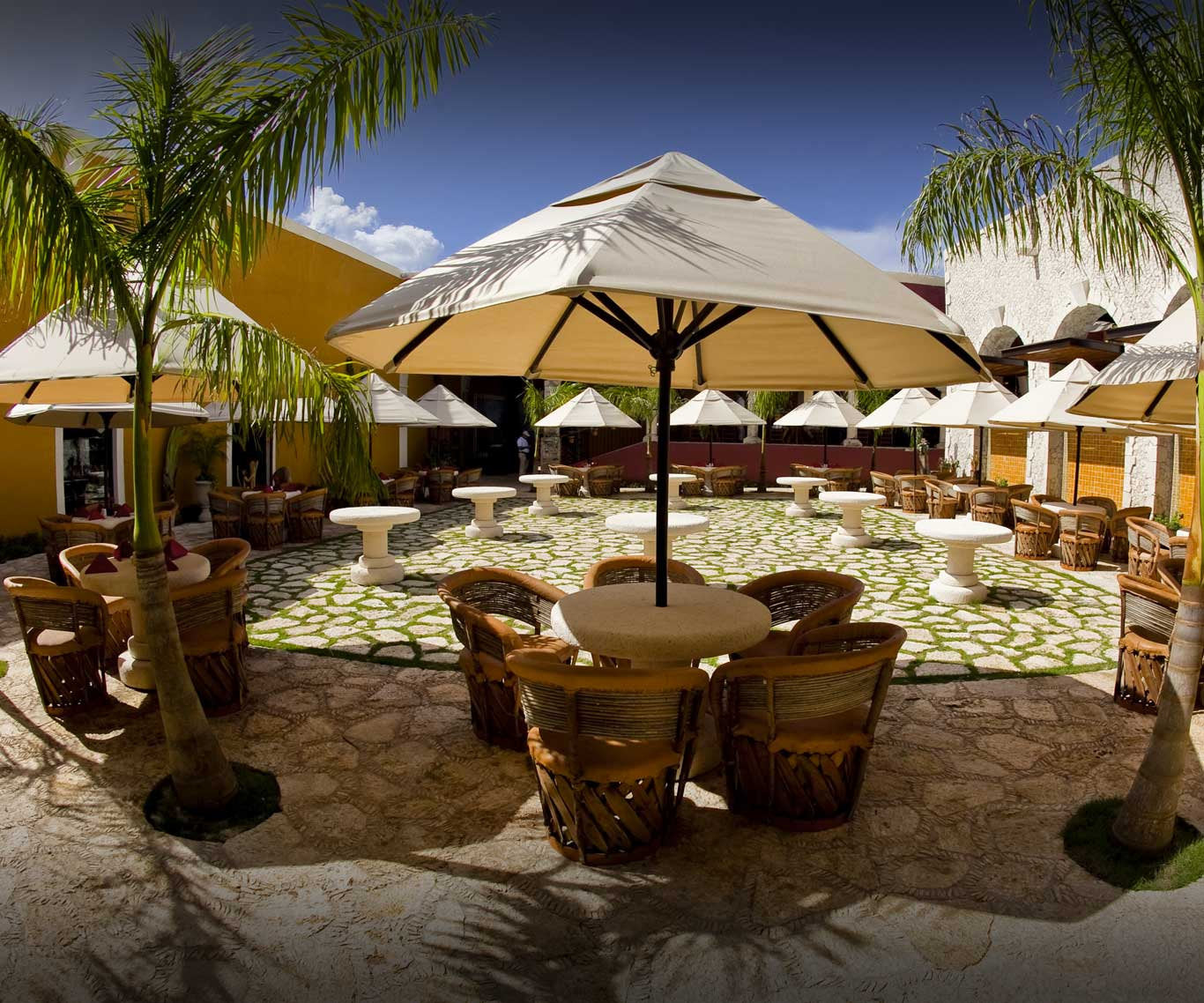 XICHÉN Deluxe Tour – Explore Ancient Mayan Ruins, Swim in a Sacred Cenote and Enjoy a Premium Experience