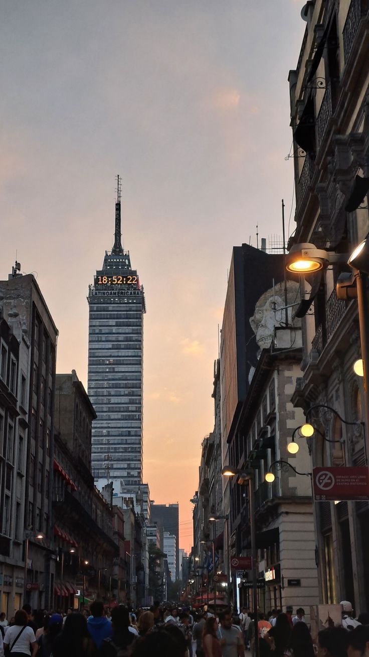 Zocalo Historical Center Walking Tour – Discover Mexico City's Historic Heart